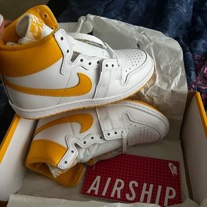 Never worn nike Union LA airships